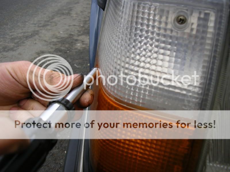 How to replace / repair the headlights on Volvo 240 and 260 (1981 on)